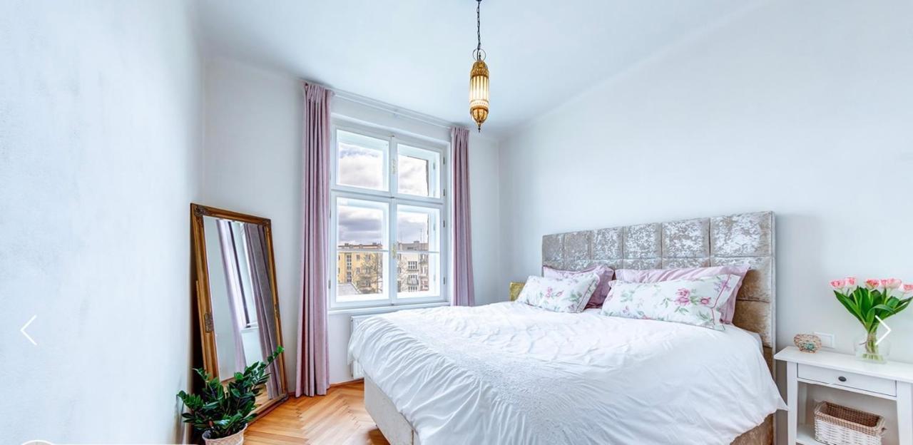 City Center Apartment Hradec Kralove Luaran gambar